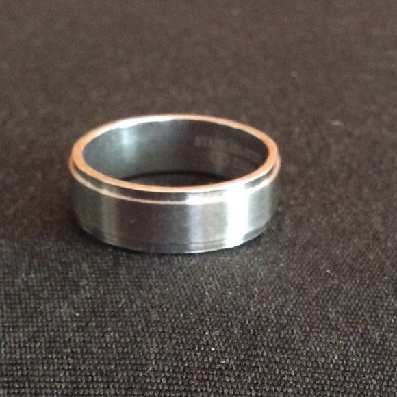 Stainless Steel Band Ring Wedding Ring Size 11 New in Box - Picture 2 of 3